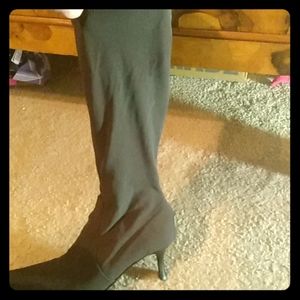 Donald Pliner Boots size-6M